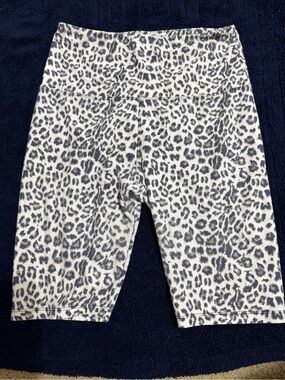 Girls' Leopard Print Bike Shorts - White and Gray